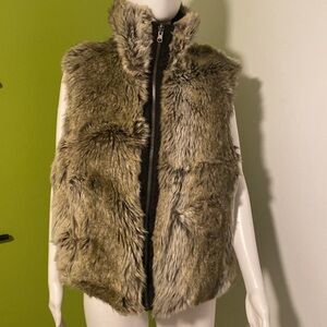 Faux Fur Sleeveless Vest Size large.